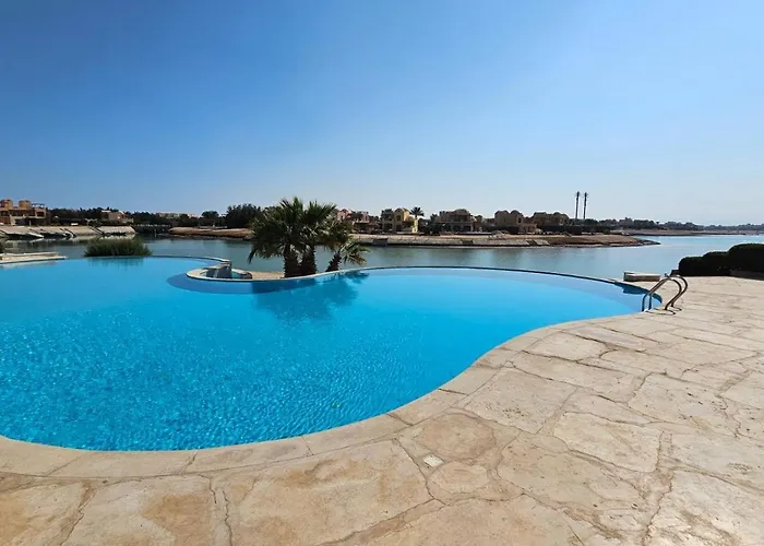 Sabina - A Luxurious Fully Furnished Ground Floor 2bd In El Gouna-red Sea *